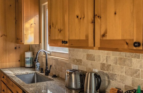 Manitou Springs Historic District House | 4BR Home, Pikes Peak views and a 1 block walk to downtown Manitou Springs.