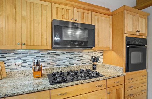 Preston Other | 4BR House near Casinos & Beach With In Law Suite