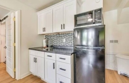 Mount Vernon House | 4BR+Lake View+ Fire Pit+Pet Friendly&Heated Pool with Fee+Avail 10-19 thru 10-24