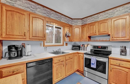Long Pond Apartment | 4BR Lakehouse | Sleeps 10 | Fire Pit, Dock, Kayaks