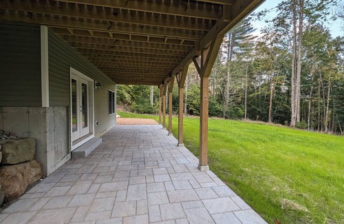Thornton House | 4BR Mountain Escape: Hiking trails at Doorstep, 10min to Waterville Valley Ski