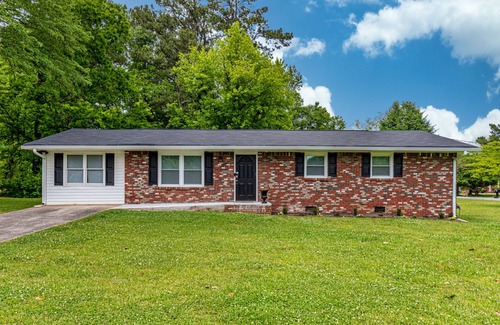 Addison Heights House | 4BR Near KSU & Town Center | 10%/15% Off