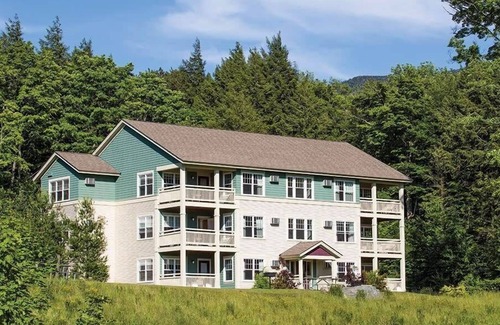Jeffersonville Condo | 4BR Presidential Condo – Smugglers’ Notch Fun!