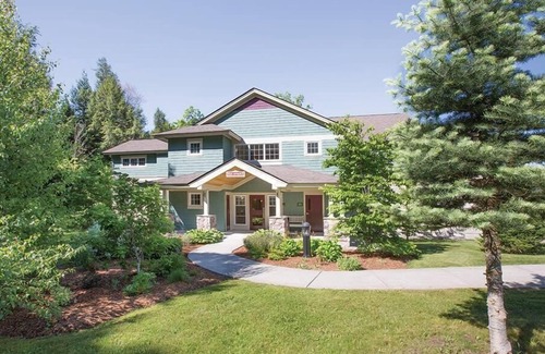 Jeffersonville Condo | 4BR Presidential Condo – Smugglers’ Notch Fun!