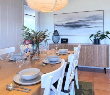Clarendon House | 4BR Retreat Near McLaren Vale Wineries Adelaide