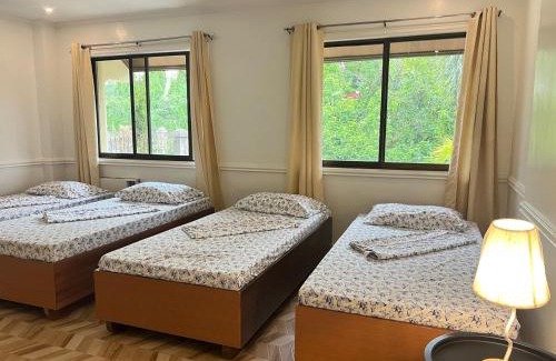 Antipolo Apartment | 4BR Tipolo rest house with Pool Sauna billiards hockey