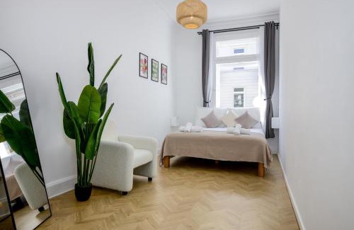 Wiesbaden Apartment | 4BR - Zentral - Geräumig - Terrasse - Altbau - Netflix - Grill - Wifi