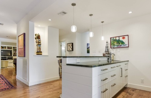 West Lake Hills House | 4th Nt Free* I Above Chaparral I Groups I 5mi to Downtown|Pool&Spa IRoof Deck