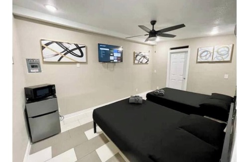 Sunrise Manor Apartment | 5. 6.8Mi To E.D.C 10.9Mi To strip 7Mi To Fremont