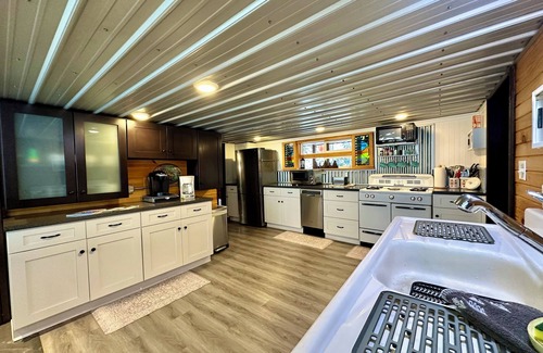Wrightsville Cabin | 5 Acre Log Cabin- Bring Your Boat and Kayaks! 1 Minute To River Access!