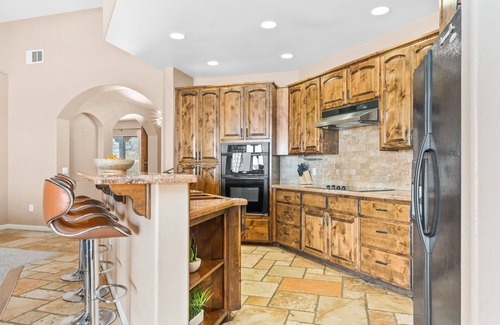 Joshua Tree Highlands House | 5 acres, heated pool & spa, great views near the park!