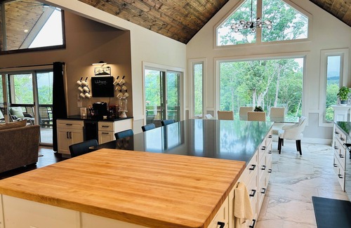 Sautee Nacoochee Cabin | 5 ALL KING BRs-Bridesmaid Spa & Glam Suite, Sauna, Chef, 10+ Acres 3 mi. Helen