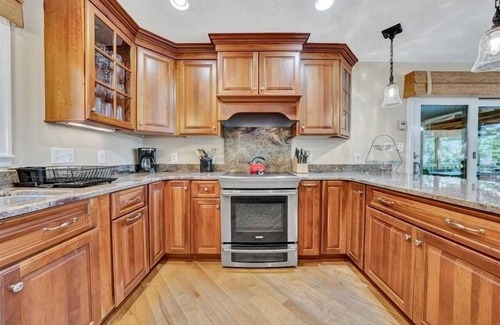 Huddleston House | 5 Bathrooms, 2 Flex Rooms, 3 Bathrooms! Sandy Beach, Pet Friendly, Hot Tub, Fire Pit & Wifi! Come V