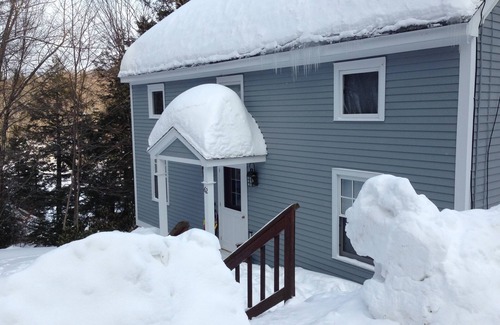 Wilmington House | 5 Bdrm Lakehouse, sleeps 18, private dock, hot tub, 15 minutes to Mount Snow