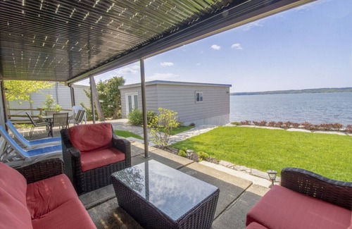 Tay House | 5 bdrm Waterfront W/HotTub