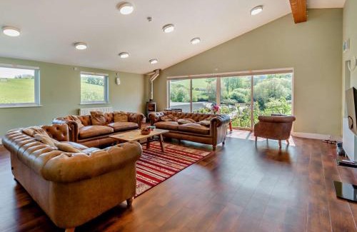 Godshill House | 5 Bed in Godshill 94494
