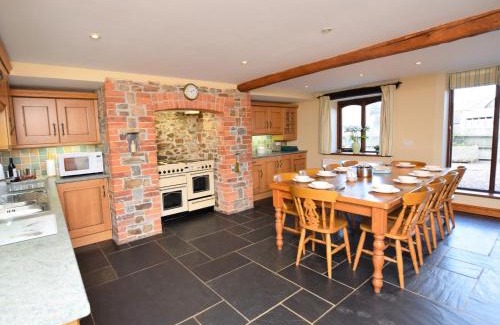 Hartland House | 5 Bed in Hartland DOCOM