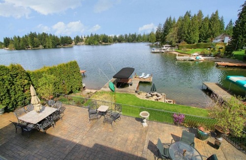 Bonney Lake House | 5-bed Lakefront near Tacoma Seattle