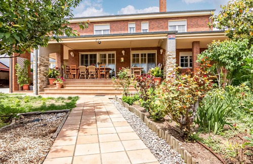 Villafranca del Bierzo House | 5 bedroom accommodation in VILLAFRANCA DEL BIERZO