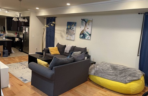 Lower Central NE House | 5 Bedroom 3.5 Bath House 5 Minutes From Train Station