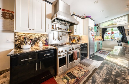 Riggins House | 5 bedroom, 3 bath house on Main St. across the street from The Riggins City Park