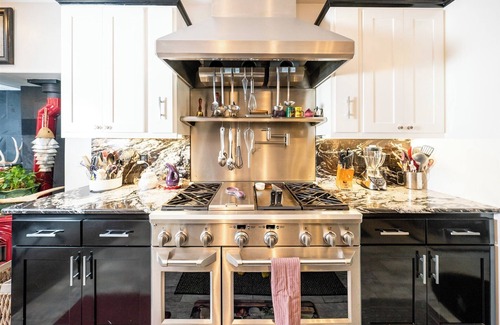 Riggins House | 5 bedroom, 3 bath house on Main St. across the street from The Riggins City Park