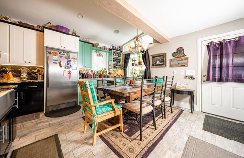 Riggins House | 5 bedroom, 3 bath house on Main St. across the street from The Riggins City Park