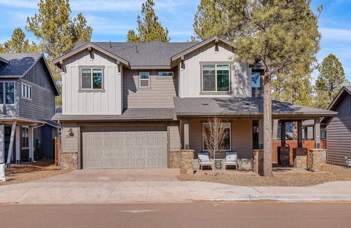 Flagstaff House | 5 Bedroom 3 bath, less than 5 miles from Downtown Flagstaff/NAU