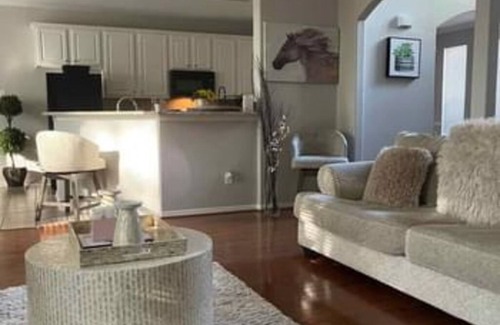 Atascocita House | 5-bedroom/4 Bath house for Traveling Nurses, Students and Single Families