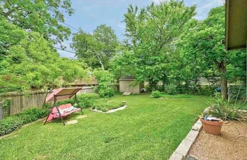 Barton Hills House | 5 Bedroom 4 Bath Zilker Villa Big Yard in Zilker Barton Hills