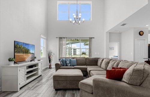 Kissimmee House | 5 Bedroom 5 Bathroom Storey Lake 4735Kc