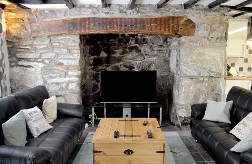 Trawsfynydd Cottage | 5 bedroom accommodation in Trawsfynydd, near Blaenau Ffestiniog