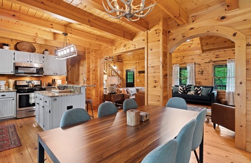 Waynesville Cabin | 5-bedroom cabin 15 minutes from Great Smoky Mountains National Park