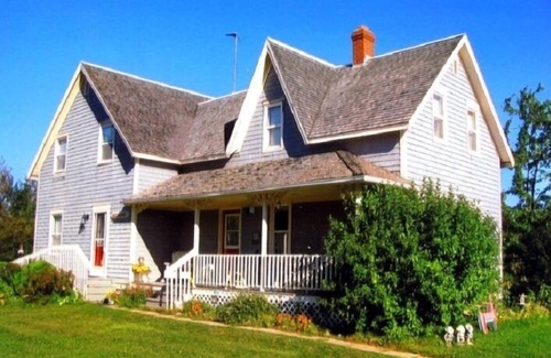 West Point Cottage | 5 bedroom cottage - sleeps 10, near the beach - West point PEI