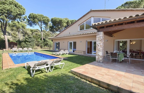 Begur Ski Chalet | 5 bedroom house in Begur with private pool and garden (Ref.H53)