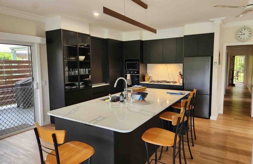 Bellingen House | 5 Bedroom house with a pool, deck and amazing view