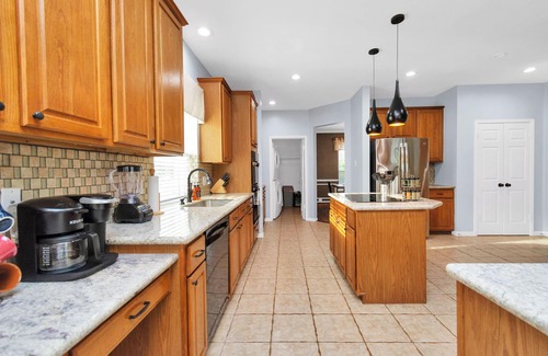 Pinehurst Of Atascocita House | 5-Bedroom Oasis Pool & Spa: 40 Min to Downtown CO