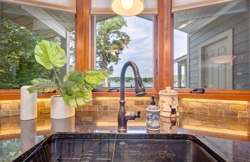 Moneta House | 5 Bedroom Private Dock, & Firepit