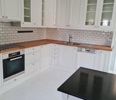 Lillestrom Apartment | 5 Bedrooms House in Lillestrøm Central - 5 mins walk from Lillestrøm Station