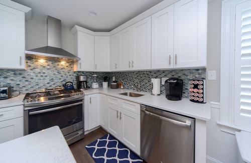 North End Condo | 5 BR/3 BA, 2nd floor, ELEVATOR, close to beach, boards, town in center of OCNJ