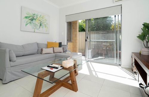 Cloverdale Apartment | 5 First Rate on Fisher 2BR 2BA parking