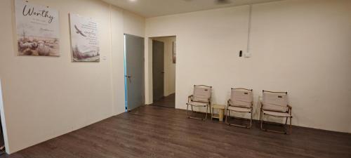 Kuching House | 5 Loaves & 2 Fishes Roomstay Opposite GH