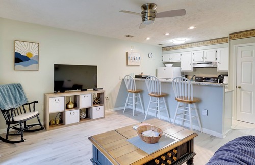 Little River Condo | 5 Mi to Cherry Grove Beach: Dog-Friendly Condo!