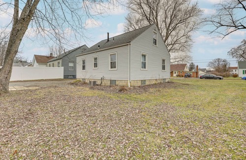 Boardman House | 5 Mi to Dtwn & YSU: Pet-Friendly Youngstown Home