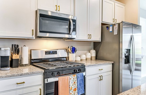 Maxwell House | 5 Mi to Fort Harrison: Home w/Pool Access!