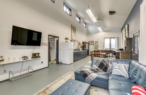Cornelius House | 5 Mi to Hillsboro Vintage-Style Home with Fire Pit