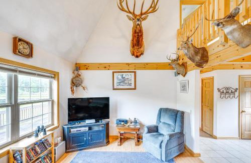 Jay House | 5 Mi to Jay Peak Resort Cabin with Pond Access!