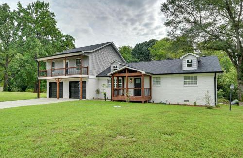 Midway House | 5 Mi to Lake Thom-A-Lex Pet-Friendly Retreat