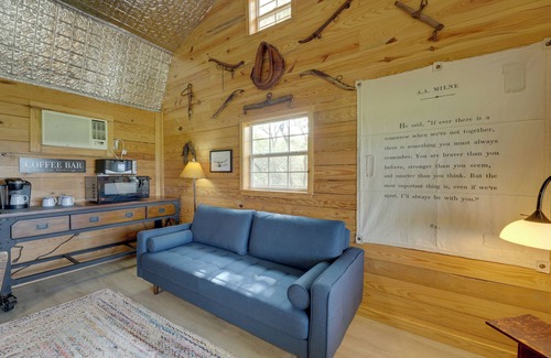 Sublime Cabin | 5 Mi to Splashway Waterpark: Cabin in Rock Island