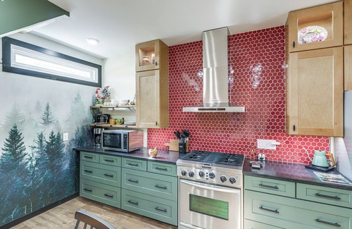 Wilmington House | 5 Mi to WEC: Pet-Friendly Home in Wilmington